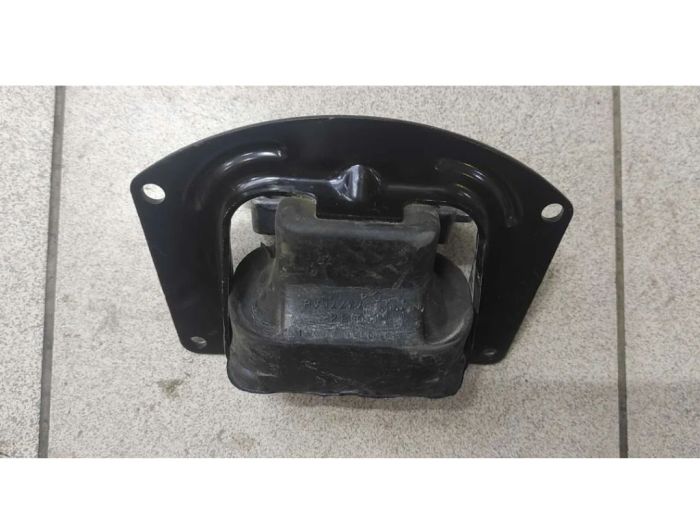 Опора двигателя ЛЕВАЯ