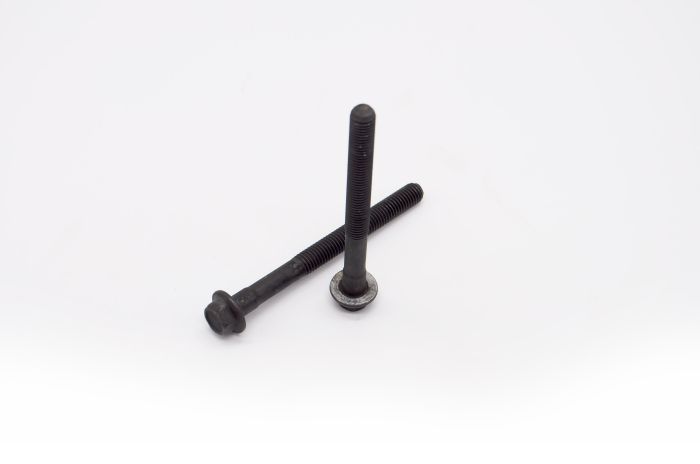 Болт крепления балансировочных валов КОРОТКИЙ DOHC 2.4 EDZ