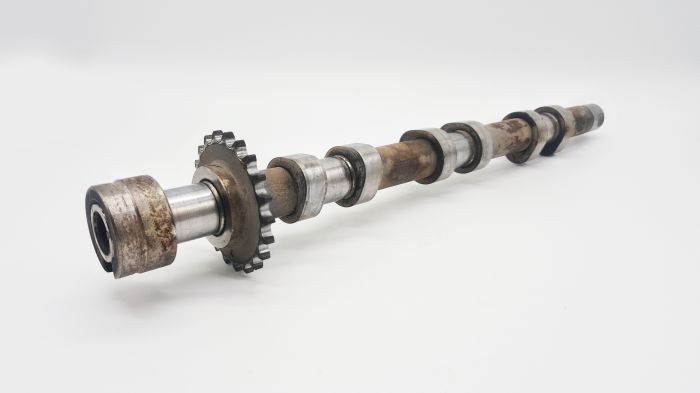 Вал распредвальный ВЫПУСКНОЙ ЛЕВЫЙ 2,7л. EER