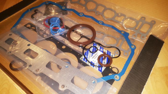 Комплект прокладок (ВЕРХНИЙ И НИЖНИЙ) - DOHC RS 2.4 литра EDZ (ПОЛНЫЙ)