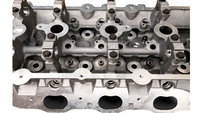Головка блока цилиндров (ГБЦ) ЛЕВАЯ 2,7л. EER