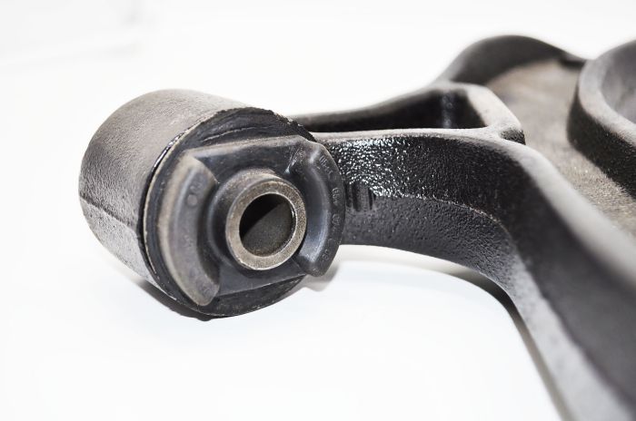 Сайлентблок переднего рычага (RS, NS) 